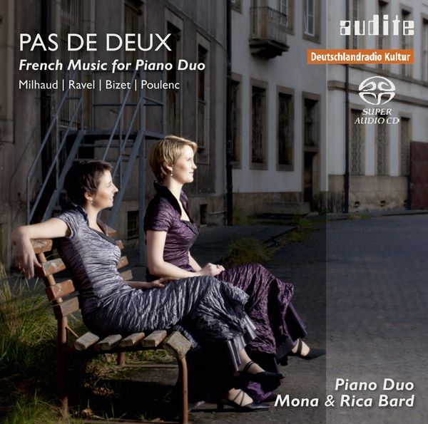 Pas De Deux : French Music For Piano Duo.